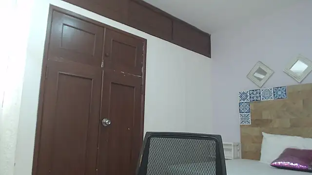 kylieBensoon élő XXX-chatje