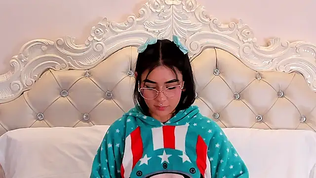 VioletBlazen Live XXX chat