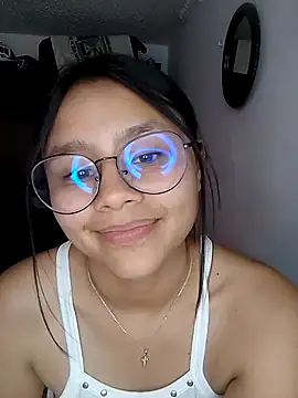 SofieLove_01 élő XXX-chatje