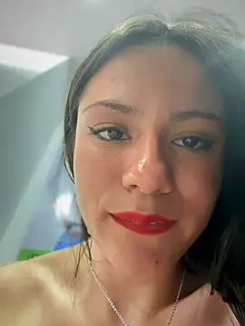 CHARLOTTE__05 即時 XXX 聊天