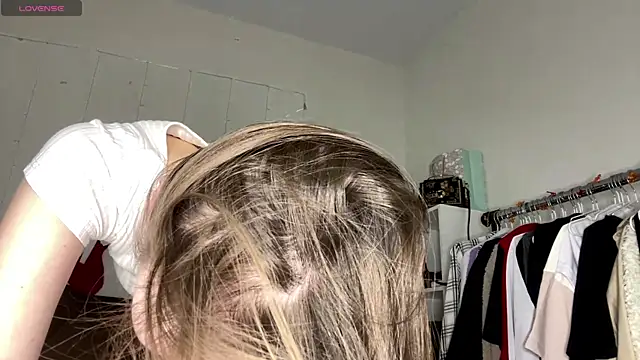 Denny_Yorgeritai élő XXX-chatje