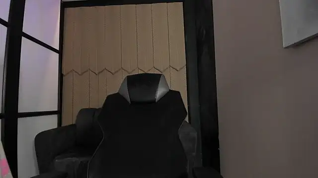 Czat XXX na żywo – ElviraRosse1