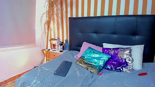 LunaToledo's Live XXX Chat