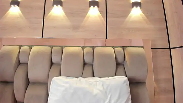 karol_lewiss Chat XXX live