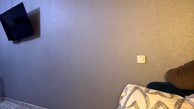 Ur_neighbor_Kira Chat XXX in diretta