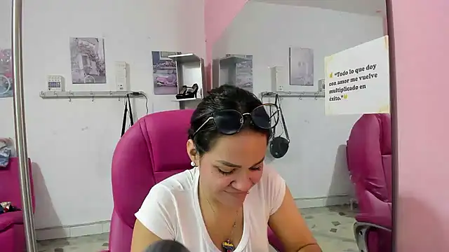 CAMILA--REY's Live XXX Chat
