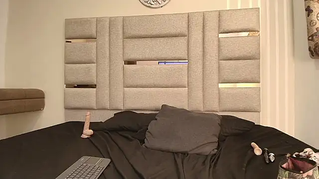 LittlePeach_'s Live XXX Chat