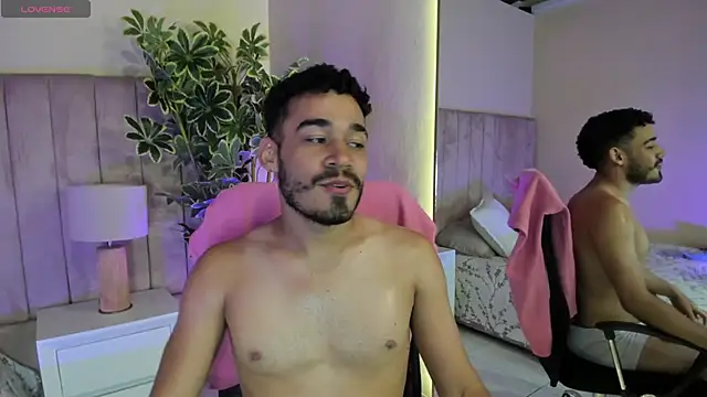 aries_unbound's Webcam Show