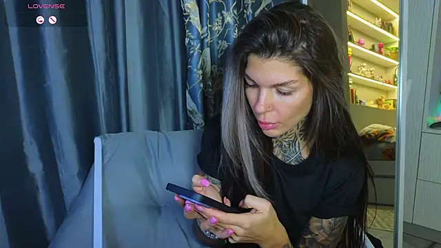 tattooedBabyy's Live XXX Chat