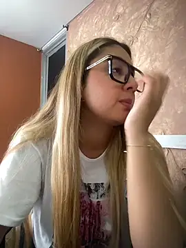 دردشة Miabonnett_ الجنسية المباشرة