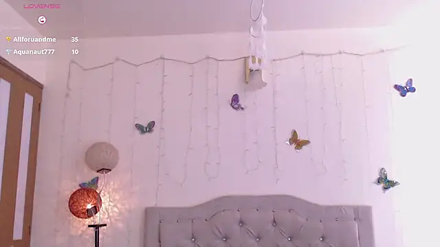 TaniaBoltonのライブXXXチャット