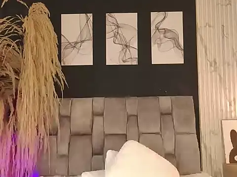 emmy_danielss' Live XXX Chat