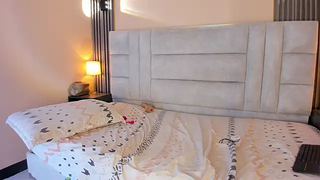 EYMI_TOMSOM élő XXX-chatje