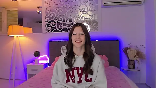 LuisaClover's Live XXX Chat