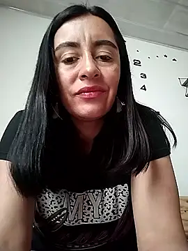 Chat +18 de hailey85 ao vivo