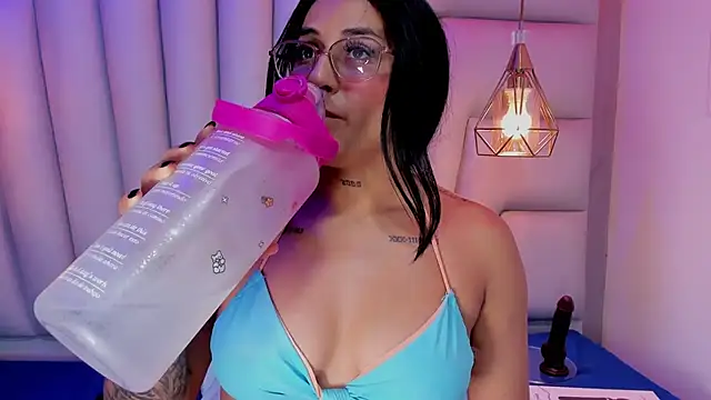 Ibbie_drastic's Live XXX Chat