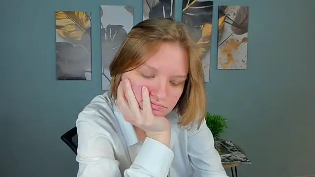 LilianSwall Chat XXX live