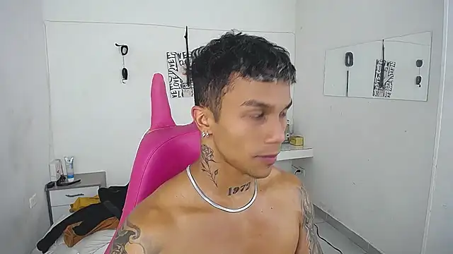 Chat +18 de Leonard_Price ao vivo