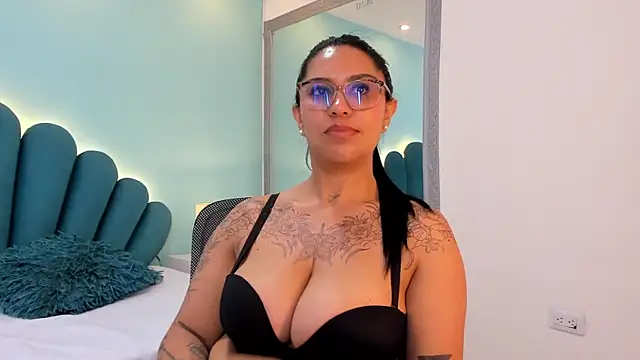 sharlott18 Chat XXX in diretta