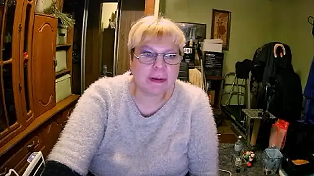 LOLA8888 Show in webcam