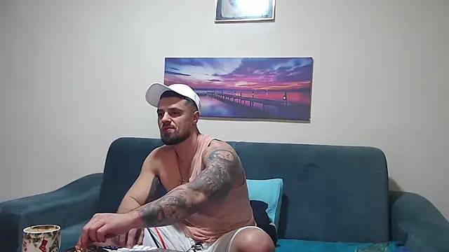 Tiberius_hunk Live XXX-chat