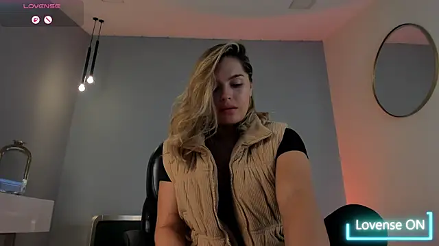 Онлайн чат XXX KylaMorrison