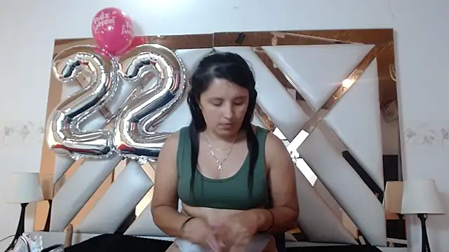 nathaly_low1's Live XXX Chat