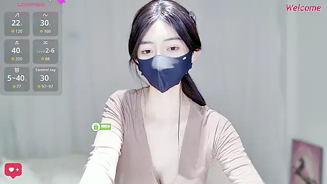 -Hell0-Kitty's Live XXX Chat