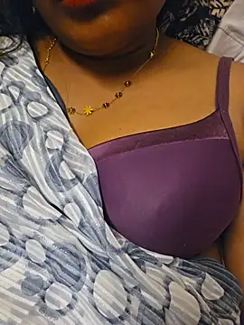 yazhini's Live XXX Chat