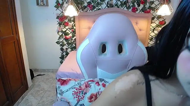 دردشة LucyCute_1 الجنسية المباشرة