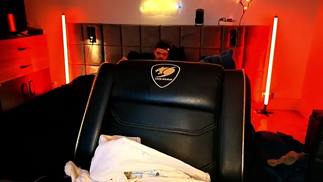 JordanShow's Live XXX Chat