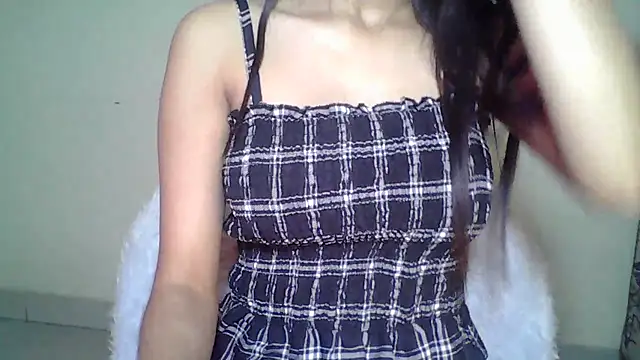 دردشة Naughty_Nayra الجنسية المباشرة