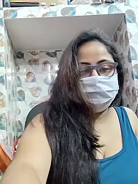 nisha_1110: διαδικτυακό σόου στην κάμερα