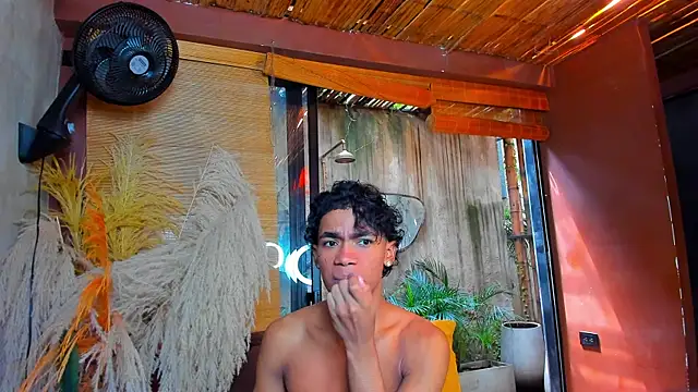 AlanCutee's Live XXX Chat