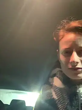 GoldenPussy1329's Live XXX Chat