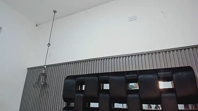 NhoanBrunette's Live XXX Chat