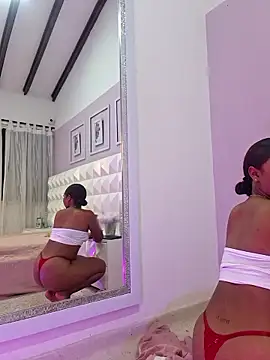 TalianaNewton: онлайн-секс-чат