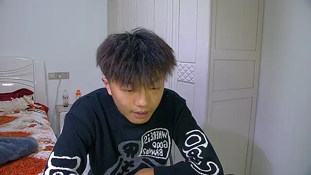 Chocolates-001's Live XXX Chat