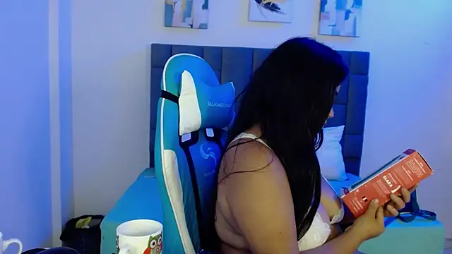 Mariam_lov's Webcam Show