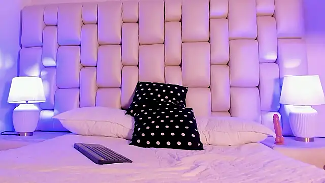 naomi_heat_'s Live XXX Chat