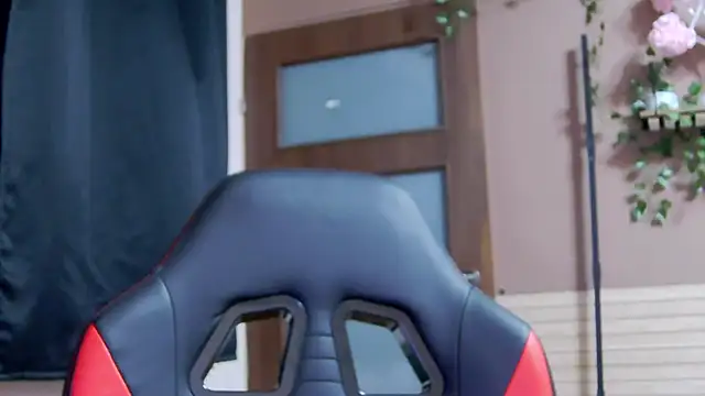 karo123421: απευθείας συνομιλία ΧΧΧ