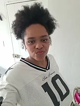 corinastonee 现场XXX聊天