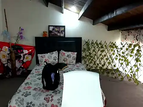 Skylovershot Chat XXX live