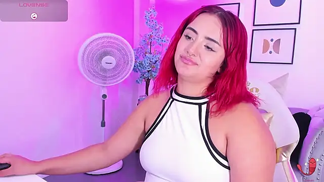 Miiia_rousse's Webcam Show