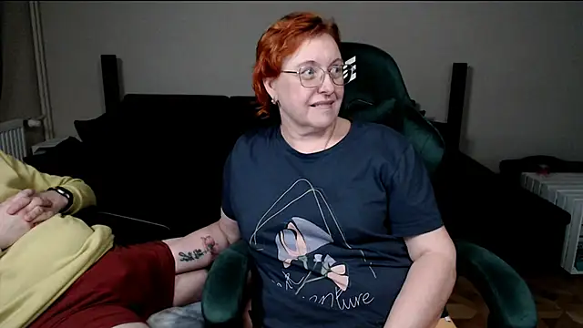 JoannaAndNeighbour Chat XXX in diretta