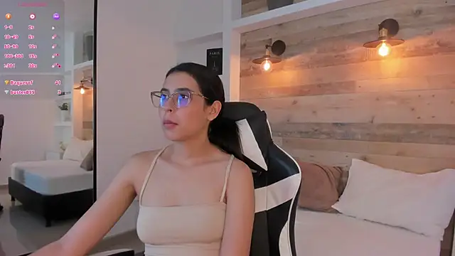 desireee_'s Live XXX Chat