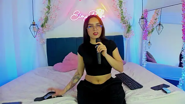 eimi_rosse18's Live XXX Chat