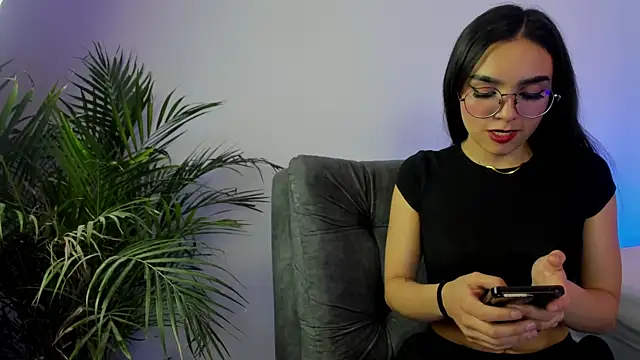 eimi_rosse18's Live XXX Chat