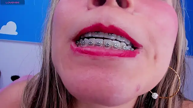 miss__evolet: απευθείας συνομιλία ΧΧΧ