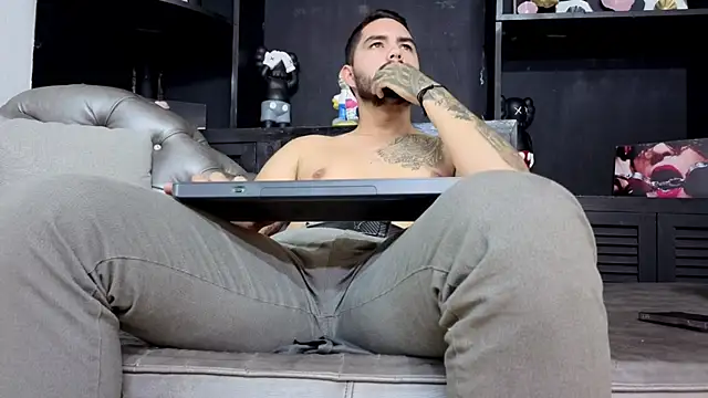 matteosantos Live XXX-Chat